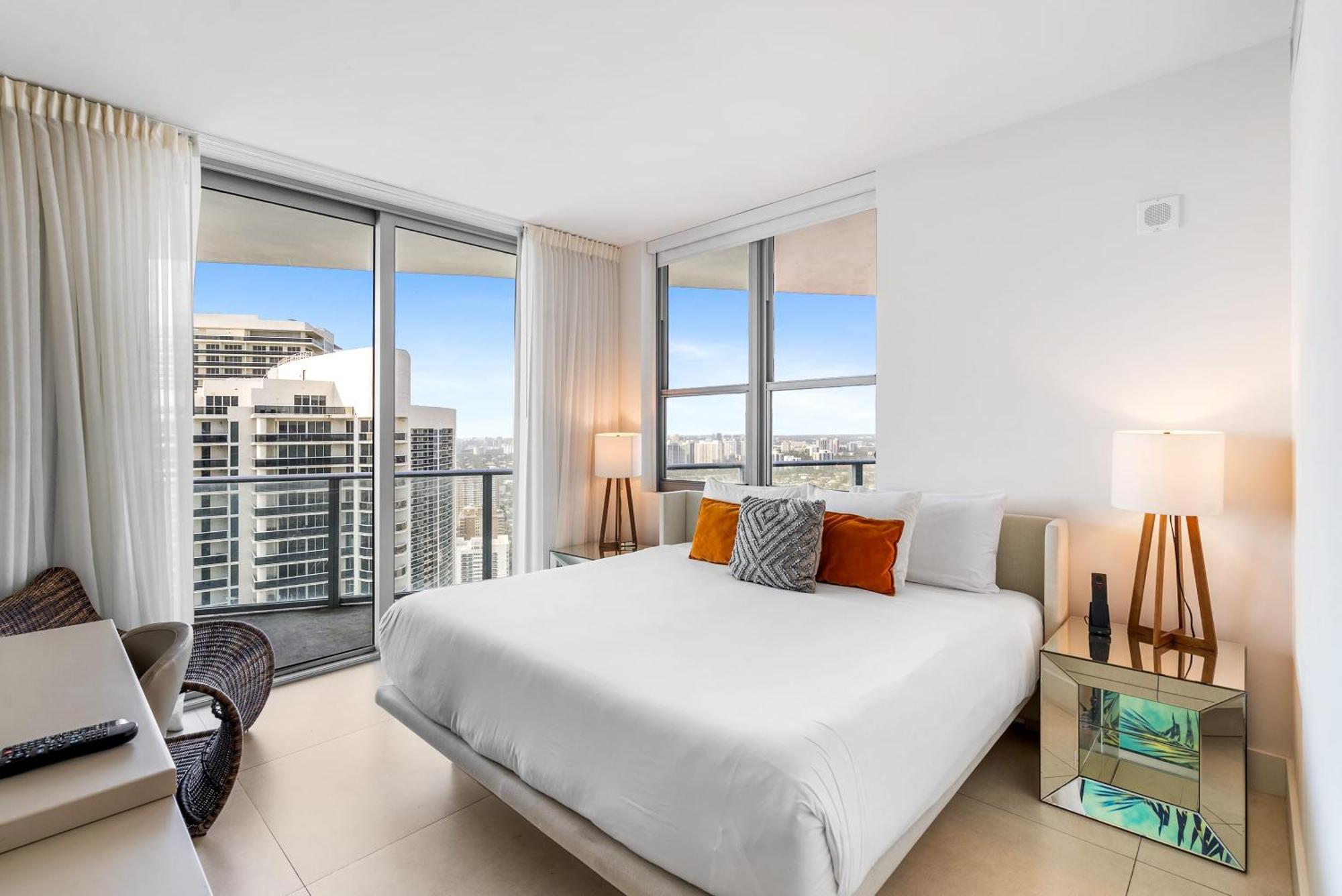 High Floor Corner 2 Bdr At Lyfe Resort Hollywood Exterior photo