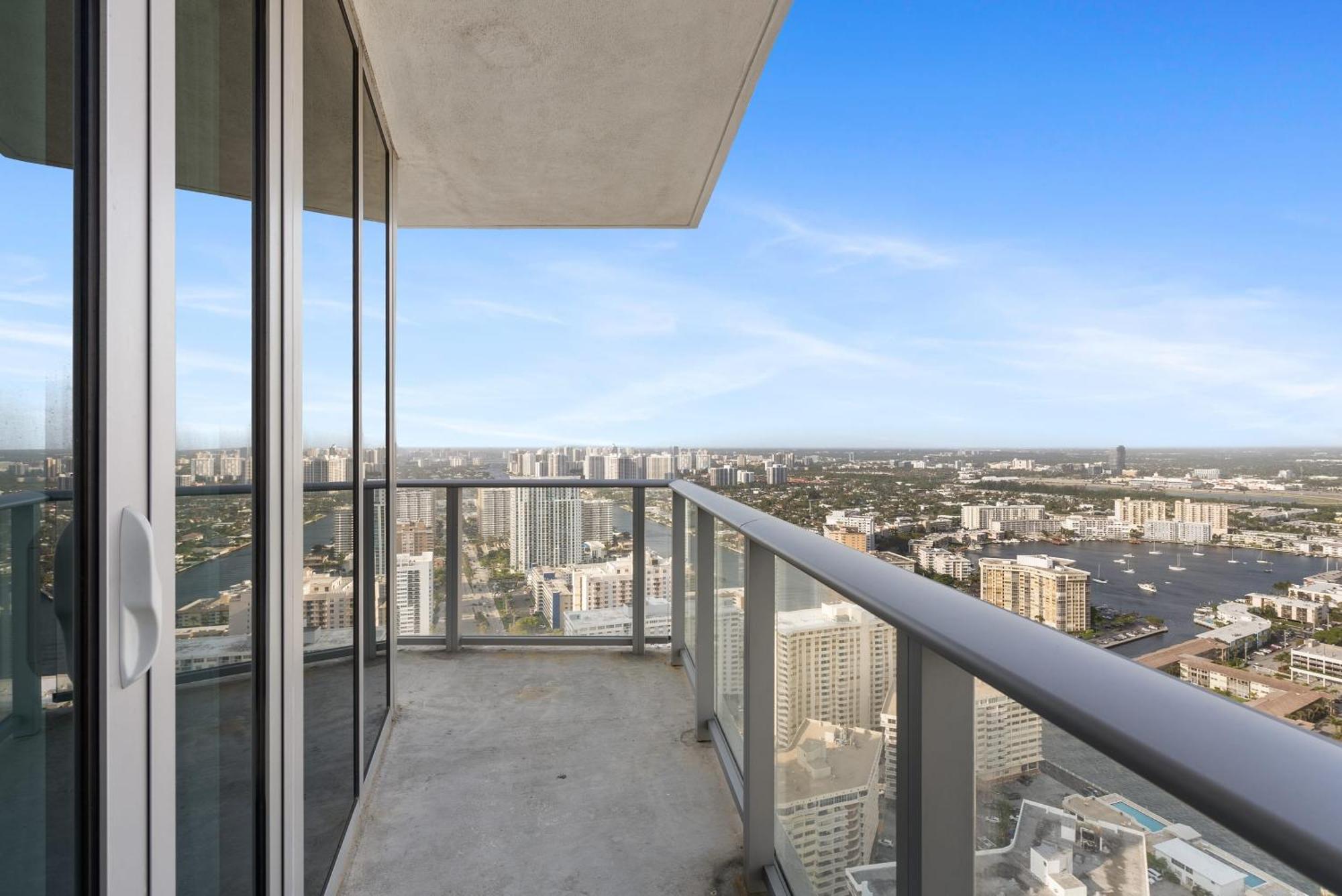 High Floor Corner 2 Bdr At Lyfe Resort Hollywood Exterior photo