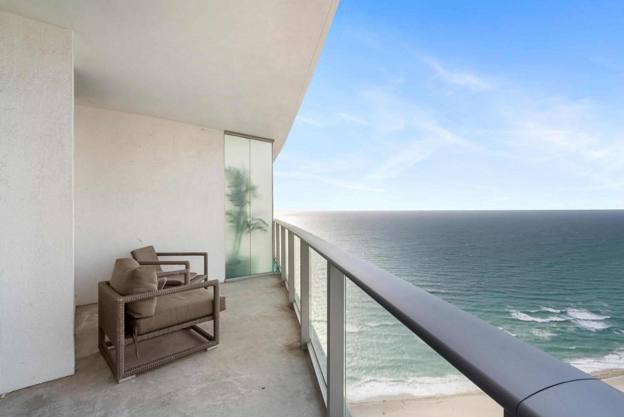 High Floor Corner 2 Bdr At Lyfe Resort Hollywood Exterior photo