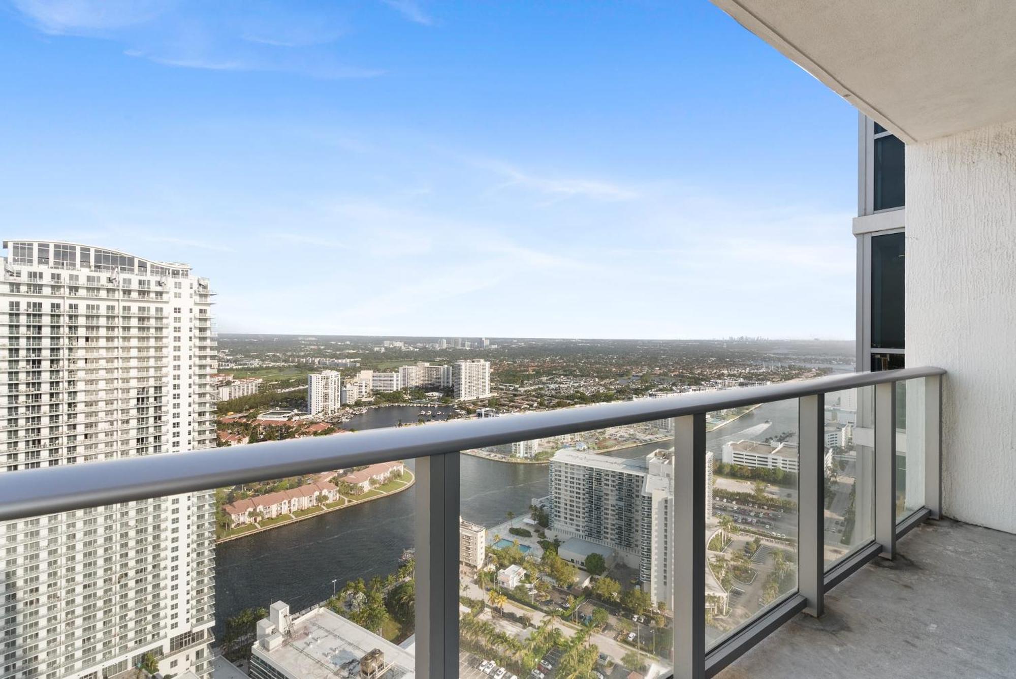 High Floor Corner 2 Bdr At Lyfe Resort Hollywood Exterior photo